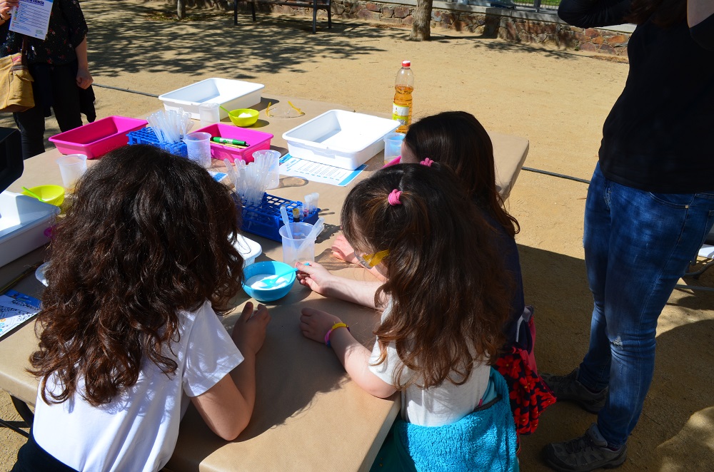 Jornada científica: Els tastets de ciència, Tallers i Contes Científics