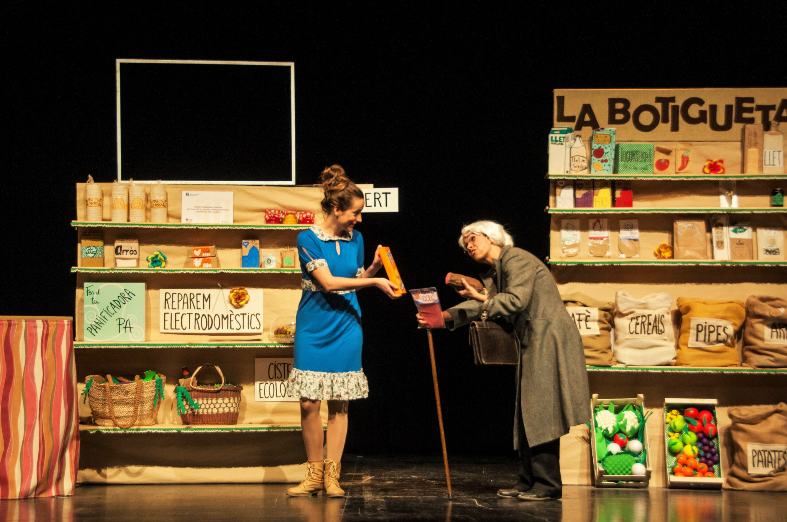 La botigueta: teatre i titelles per a tota la família